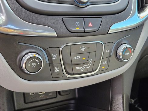 Used 2024 Chevrolet Equinox LS w/ LS Convenience Package image 20