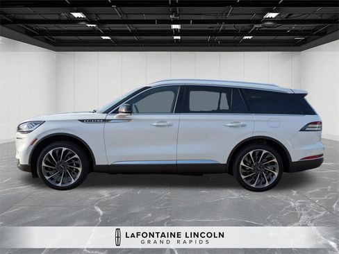Certified 2024 Lincoln Aviator Reserve w/ Equipment Group 201A image 2