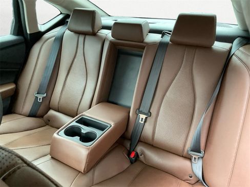 Used 2021 Acura TLX w/ Technology Package image 9