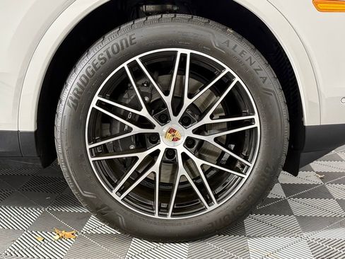 Certified 2025 Porsche Cayenne image 14