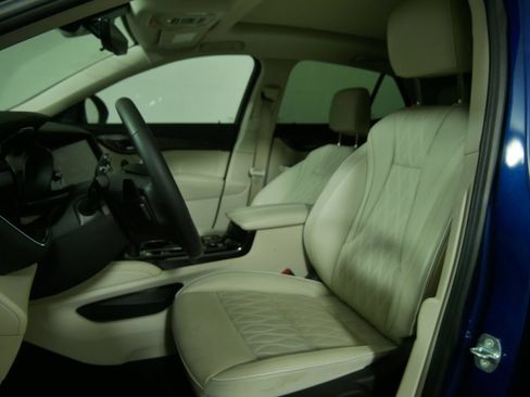 Used 2023 Buick Envision Avenir AWD/4WD image 12