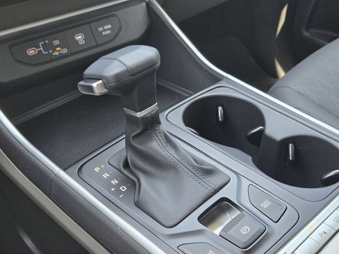 New 2026 Kia Carnival FWD image 17