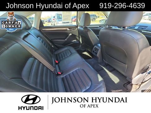 Used 2016 Volkswagen Passat 1.8T SEL Premium image 22