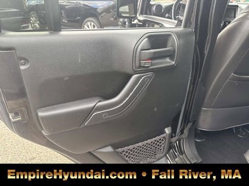 Used 2016 Jeep Wrangler Unlimited Sahara w/ Dual Top Group image 15