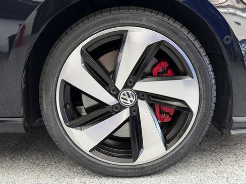 Used 2018 Volkswagen GTI 4-Door FWD image 44