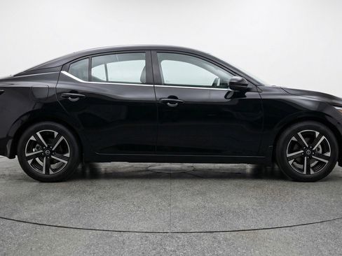 Used 2025 Nissan Sentra SV FWD image 11