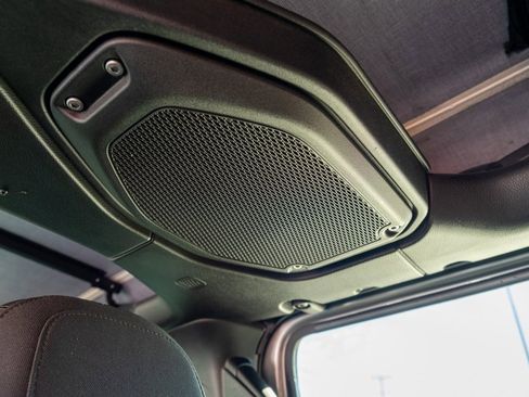 Used 2018 Jeep Wrangler Unlimited Sahara image 31