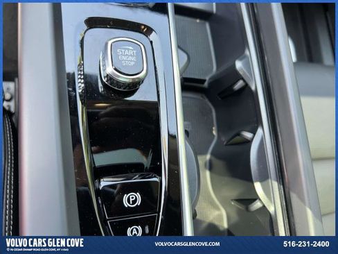 Certified 2025 Volvo XC60 B5 Ultra w/ Protection Package Premier image 31