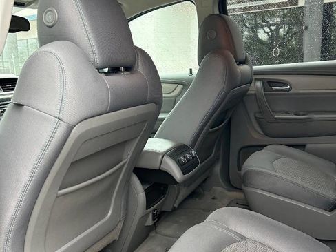 Used 2016 Chevrolet Traverse LT w/ Style and Technology Package FWD image 29