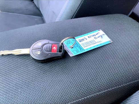 Used 2013 Nissan Rogue S AWD/4WD image 14