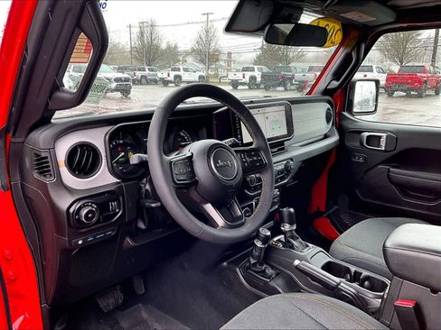 Used 2024 Jeep Wrangler Sport S w/ Convenience Group AWD/4WD image 8