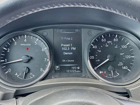 Used 2017 Nissan Rogue SV w/ SV Premium Package AWD/4WD image 14