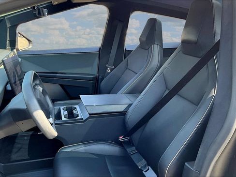 Used 2024 Tesla Cybertruck AWD Crew Cab image 19
