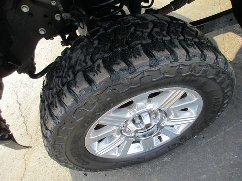 Used 2019 Ford F350 Limited image 11