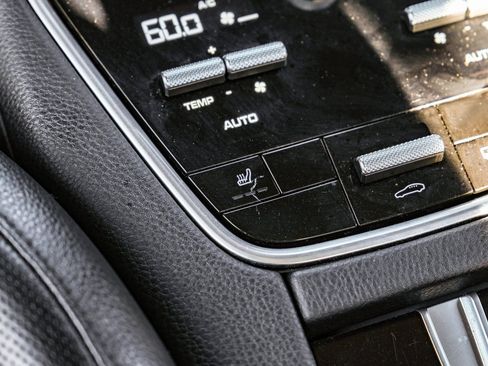 Used 2018 Porsche Panamera 4 image 22