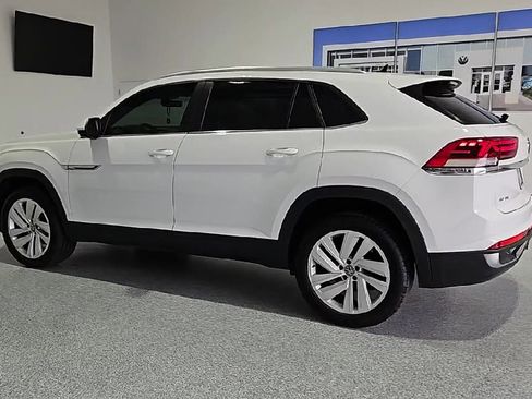 Certified 2023 Volkswagen Atlas Cross Sport SE w/ Panoramic Sunroof Package FWD image 6