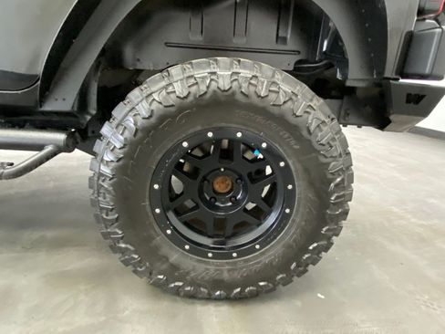 Used 2016 Jeep Wrangler Unlimited Rubicon w/ Connectivity Group AWD/4WD image 19