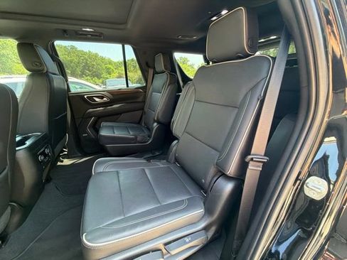 Used 2021 Chevrolet Tahoe Premier w/ Premium Package AWD/4WD image 15