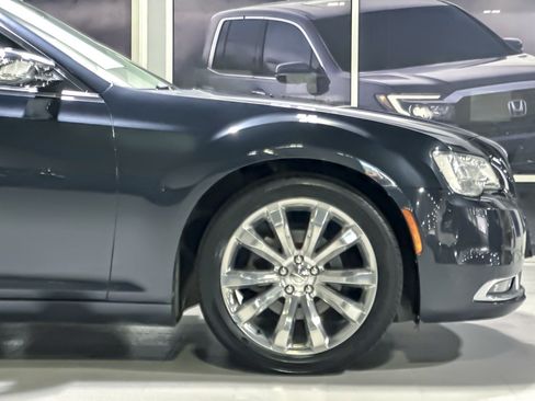 Used 2018 Chrysler 300 Limited w/ Safetytec Plus Group RWD image 34
