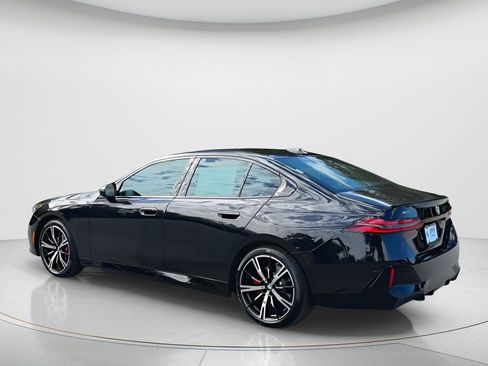 Used 2026 BMW 530i xDrive w/ M Sport Package image 10