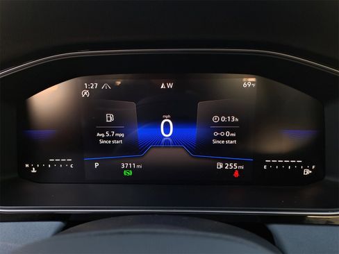 Certified 2025 Volkswagen Jetta SE w/ Sunroof Package image 18