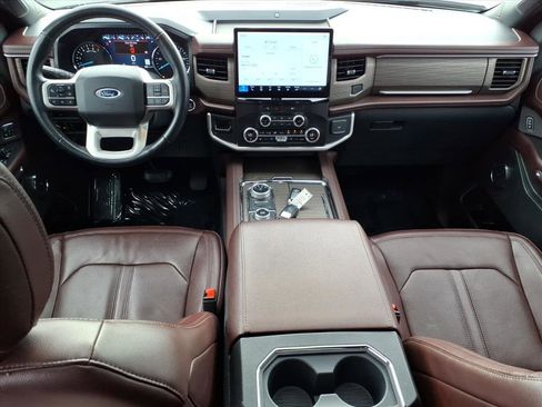 Used 2024 Ford Expedition Limited image 11