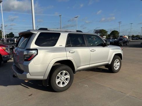 Used 2024 Toyota 4Runner SR5 AWD/4WD image 3