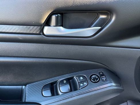 Used 2024 Nissan Altima 2.5 SV image 36