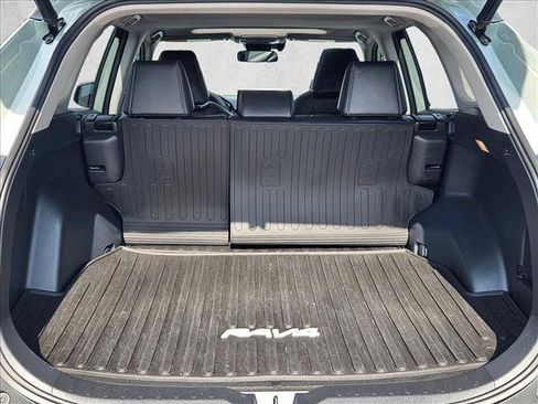 Used 2020 Toyota RAV4 XLE Premium AWD/4WD image 6