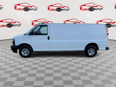 Used 2023 Chevrolet Express 3500 Extended w/ Driver Convenience Package RWD image 4