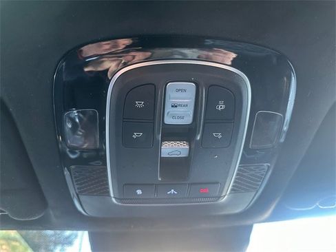 Used 2022 Hyundai Palisade Calligraphy image 16