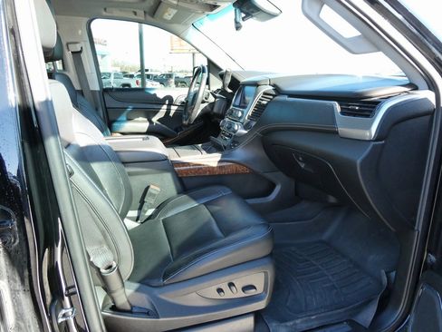 Used 2019 Chevrolet Suburban Premier image 15