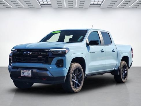 Used 2025 Chevrolet Colorado Z71 w/ Technology Package AWD/4WD image 9