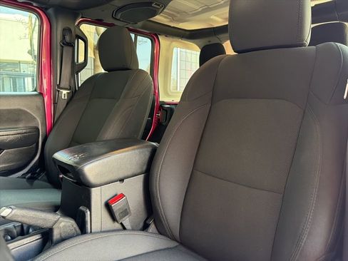 Used 2022 Jeep Wrangler Unlimited Sport image 3
