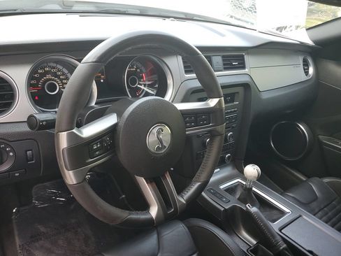 Used 2013 Ford Mustang Shelby GT500 RWD image 3