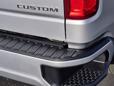 Used 2021 Chevrolet Silverado 1500 Custom image 9