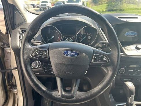 Used 2017 Ford Escape SE w/ Equipment Group 201A image 15