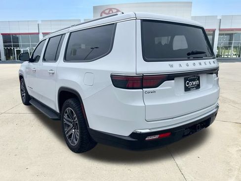 Used 2024 Jeep Wagoneer L Series II w/ Flexible Seating Group AWD/4WD image 3