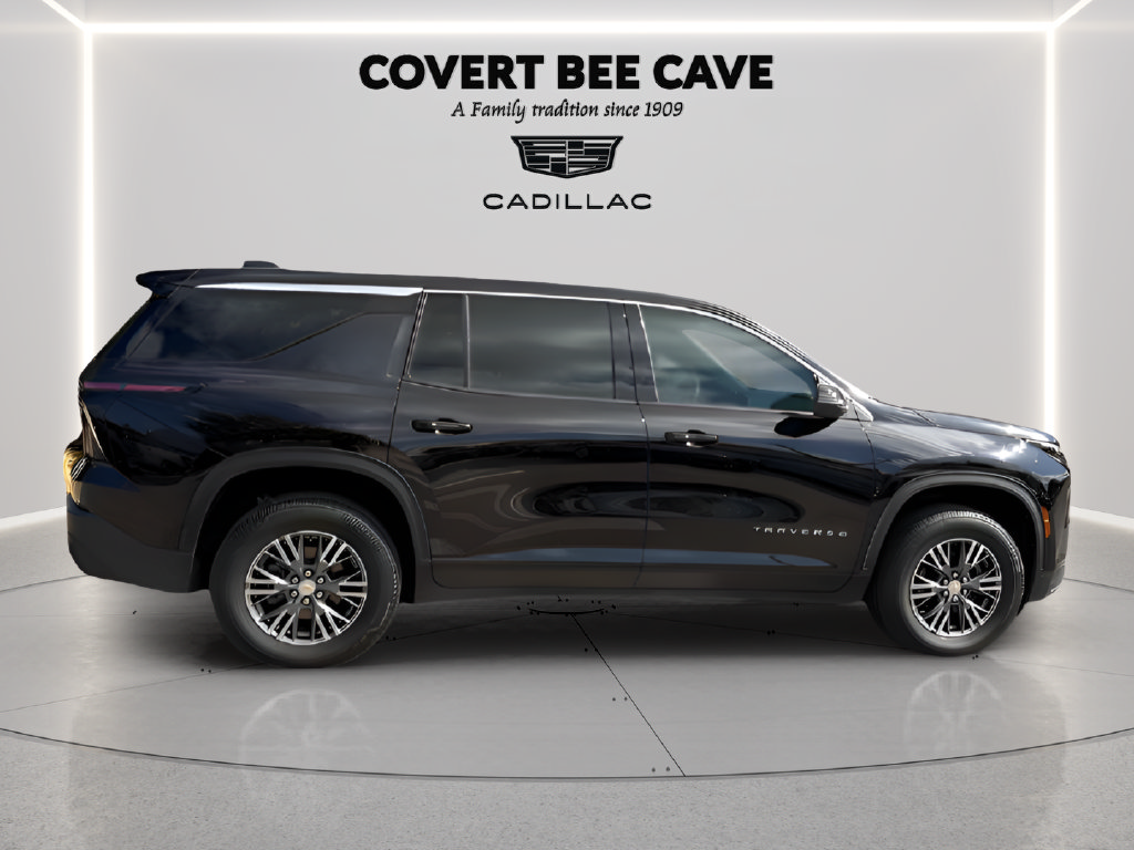 Used 2024 Chevrolet Traverse LS AWD/4WD image 12