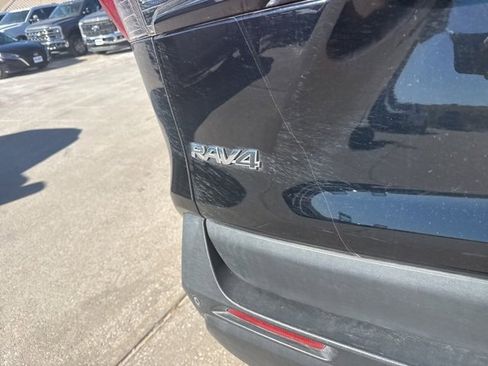 Used 2023 Toyota RAV4 XLE Premium image 6
