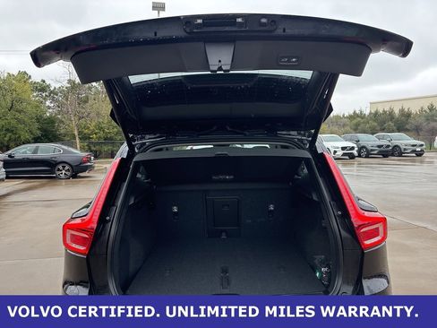 Used 2024 Volvo XC40 B5 Ultimate w/ Protection Package Premier image 10