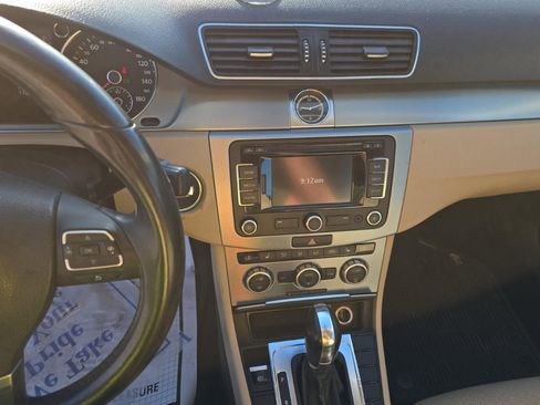 Used 2013 Volkswagen CC Lux image 12