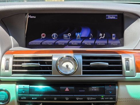 Used 2014 Lexus LS 460 w/ Comfort Package RWD image 25