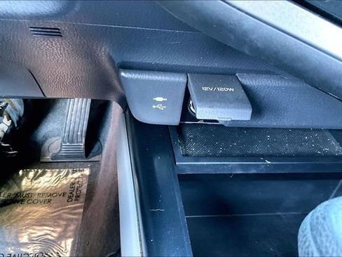 Used 2019 Toyota Camry LE image 32