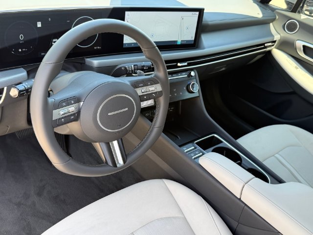 Used 2025 Hyundai Sonata SEL FWD image 11