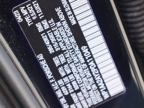 Certified 2023 Porsche Cayenne Platinum Edition AWD/4WD image 30