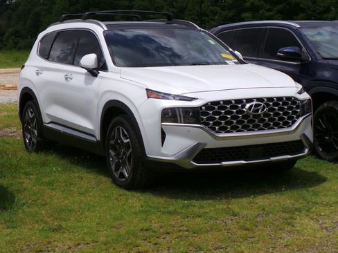 Used 2022 Hyundai Santa Fe Limited FWD image 2