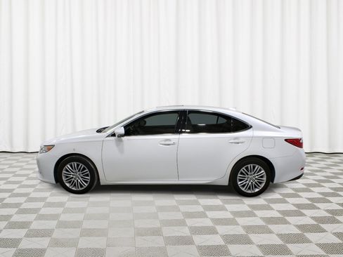 Used 2015 Lexus ES 350 w/ Luxury Package FWD image 6