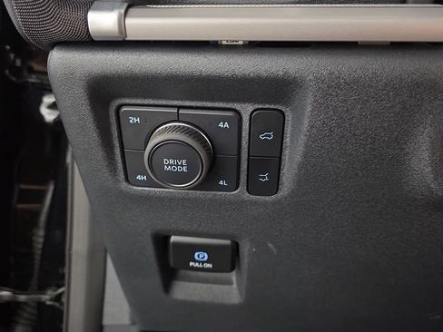 Used 2025 Ford Expedition Active AWD/4WD image 16
