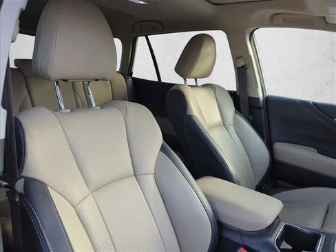 Used 2023 Subaru Outback Limited image 25